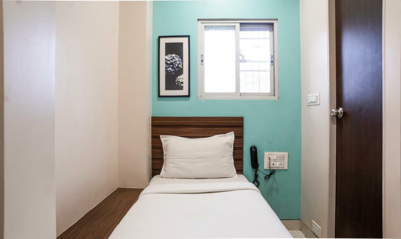 Oyo Flagship 13885 Metro Residency Hotel Mumbai Bagian luar foto